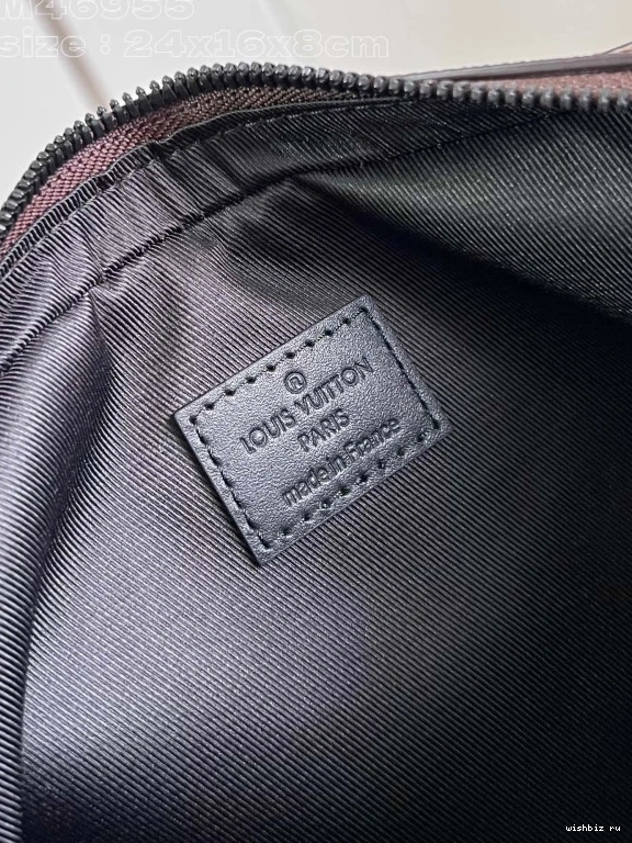 WIS cm Alpha-24*16*8 Nano LOUIS VUITTON 0130